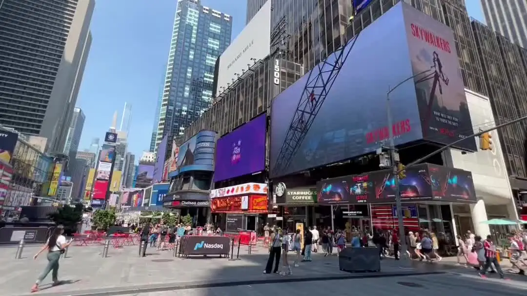 SKYWALKERS / TIMES SQUARE - НЬЮ-ЙОРК / TIMES SQUARE